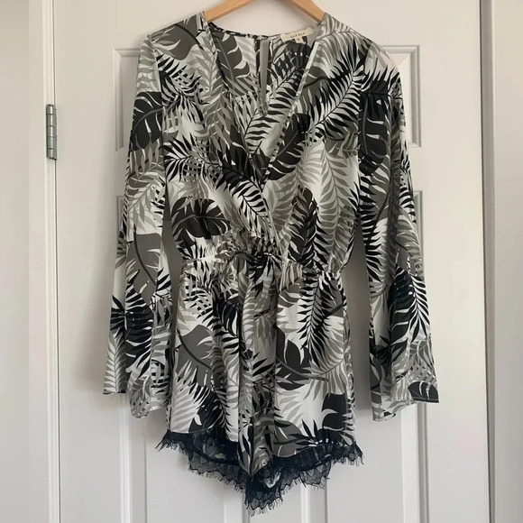 Illa Illa Romper - Black/White/Gray - Size Small - EUC - Picture 2 of 9